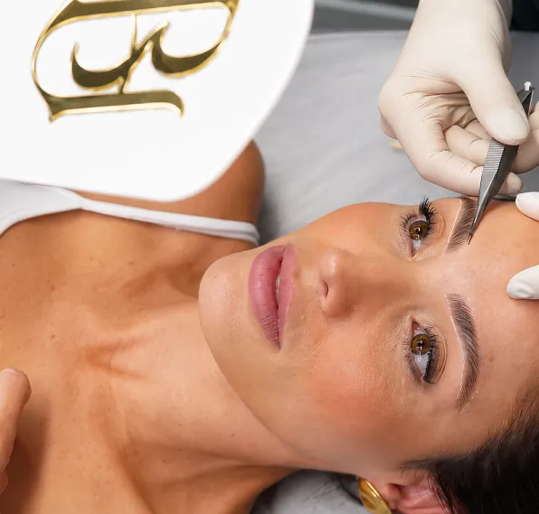 Cuidado com as sobrancelhas — Eyebrow Center